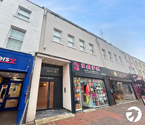 1 Bedroom Flat To Rent In High Street, Chatham, Kent, ME4