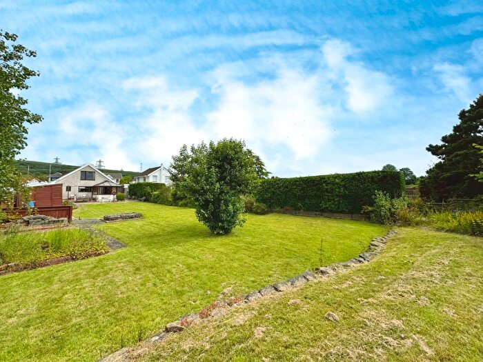 4 Bedroom Bungalow For Sale In Glynhir Road, Pontarddulais, Swansea, West Glamorgan, SA4