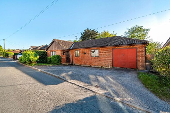 3 Bedroom Detached House For Sale In Sunny Rise, Chaldon, CR3