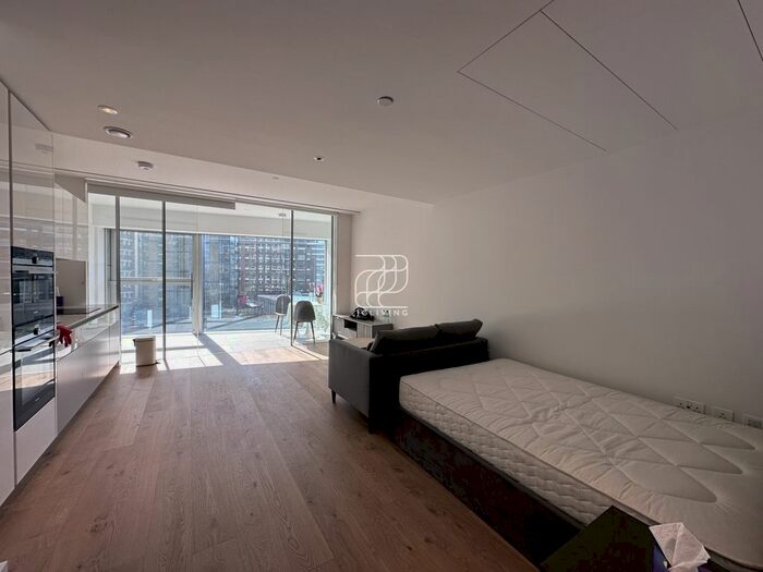 1 Bedroom Flat To Rent In Electric Boulevard, London, SW11