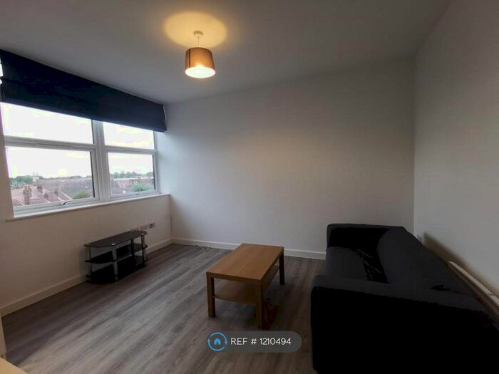 2 Bedroom Flat To Rent In Century House, Shirley, Solihull, B90