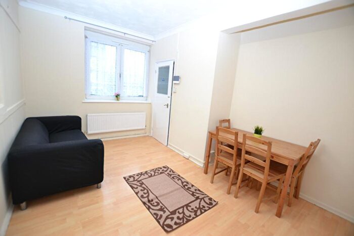 3 Bedroom Flat To Rent In Bewley House, London, E1