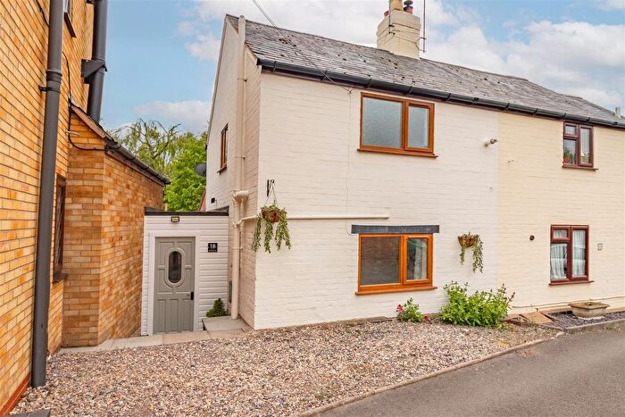 2 Bedroom Cottage For Sale In Tattle Bank, Southam, CV47