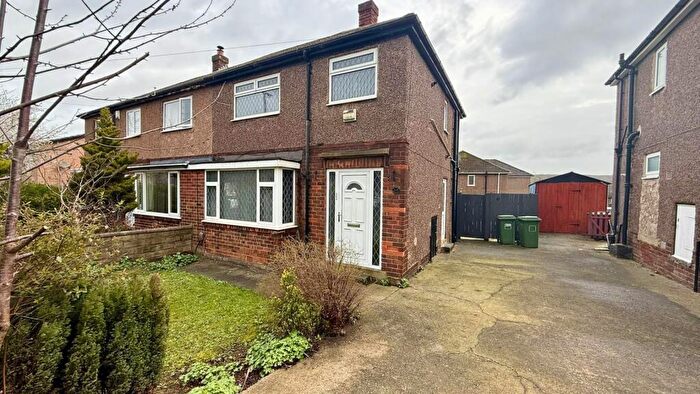 3 Bedroom Semi Detached House To Rent In Keldregate, Huddersfield, HD2