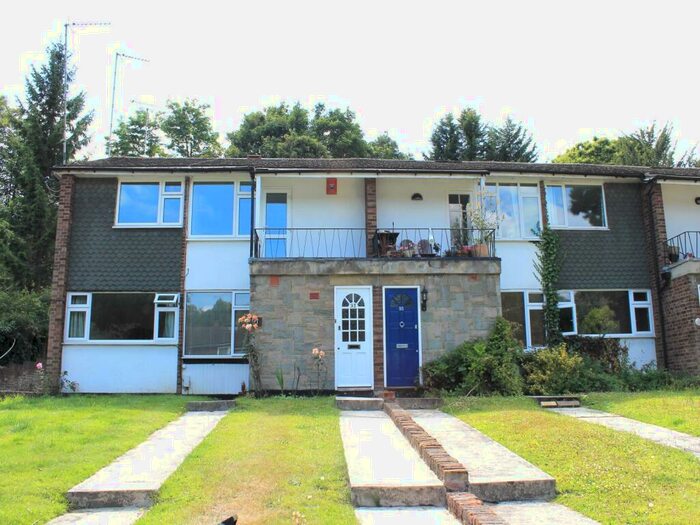 2 Bedroom Flat To Rent In Lower Camden, Chislehurst, Kent, BR7