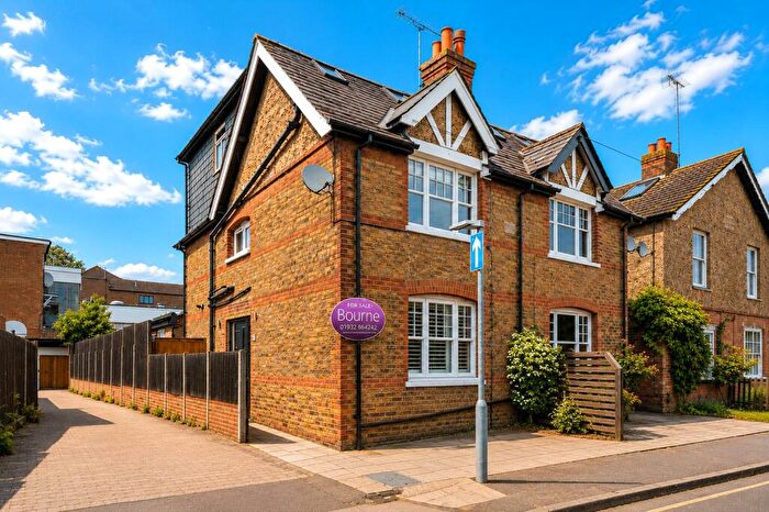 4 Bedroom Semi-Detached House For Sale In Hogshill Lane, Cobham, Surrey, KT11