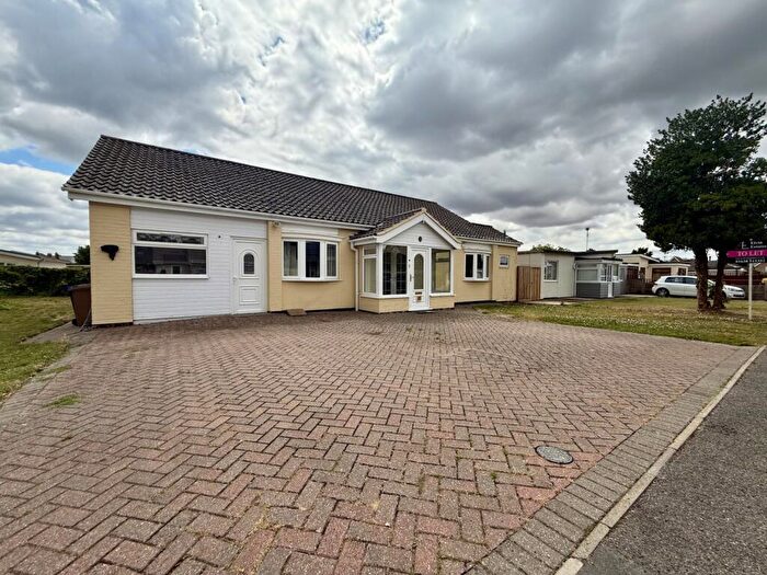 3 Bedroom Detached Bungalow To Rent In Queens Drive, Mildenhall, Suffolk, IP28