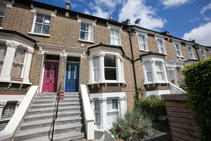 1 Bedroom Flat For Sale In St. Giles Road, Camberwell, SE15