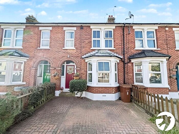 4 Bedroom Terraced House For Sale In Lansdowne Road, Chatham, Kent, ME4