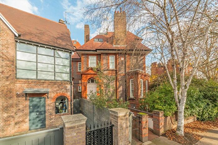 3 Bedroom Flat For Sale In Hampstead Hill Gardens, Hampstead, NW3