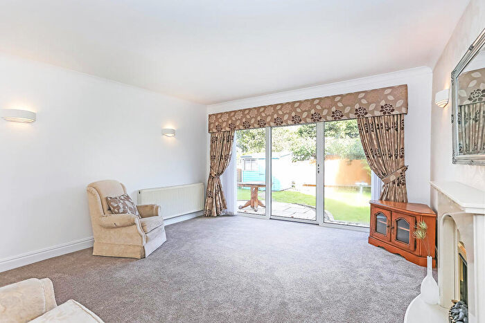 2 Bedroom Bungalow For Sale In Gipsy Close, Balsall Common, Coventry, CV7