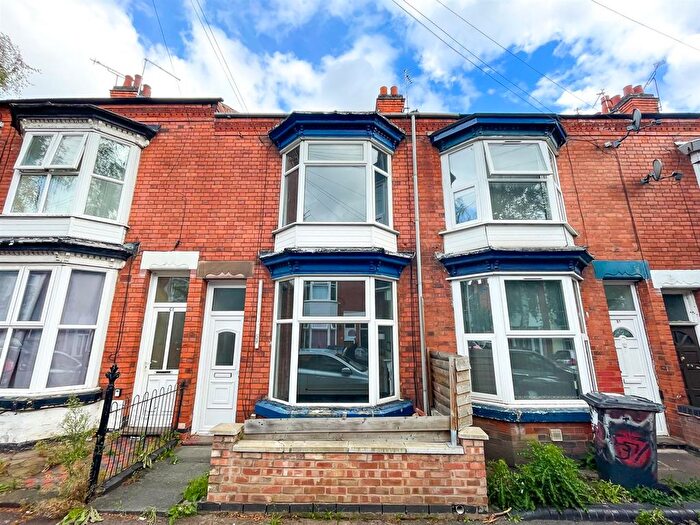 2 Bedroom Terraced House For Sale In Beaconsfield Road, Leicester, LE3