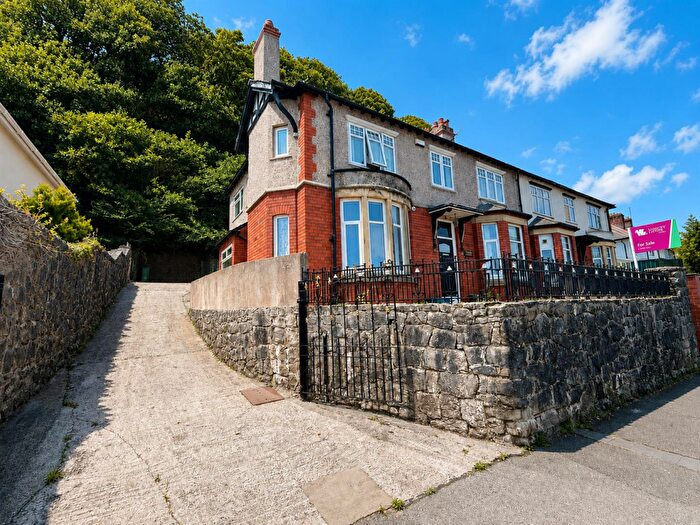 6 Bedroom House For Sale In High Street, Bangor, LL57