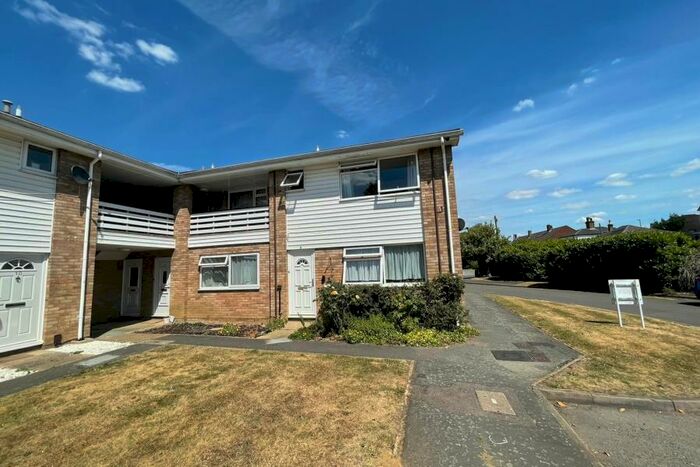 1 Bedroom Flat To Rent In Knaphill, GU21