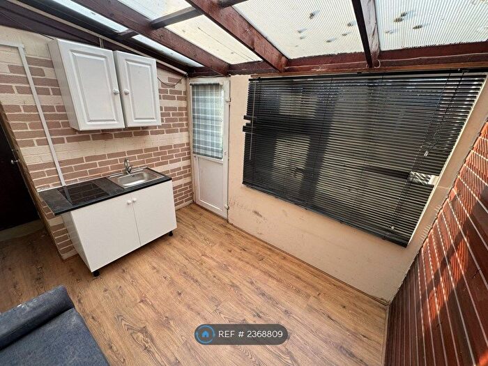 1 Bedroom Semi-Detached House To Rent In Hemery Road, Greenford, UB6