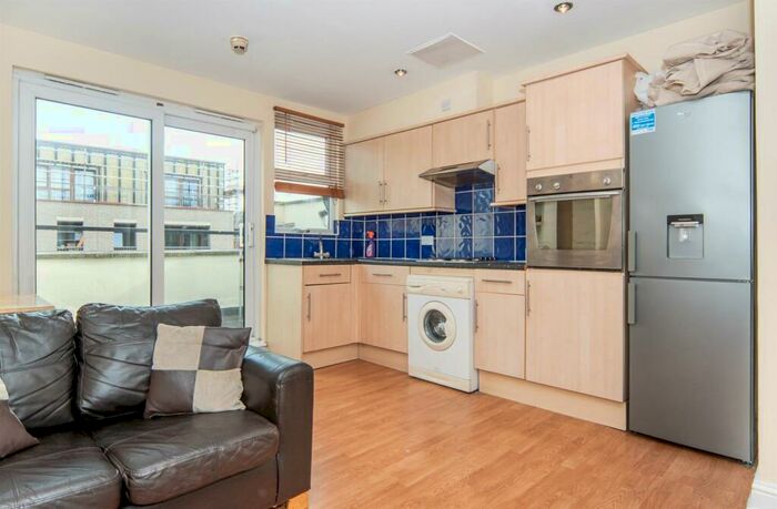 1 Bedroom Apartment To Rent In Hackney Road, Hoxton, E2
