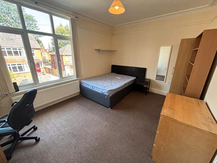 3 Bedroom Terraced House To Rent In Headingley Mount, Headingley, Leeds, LS6