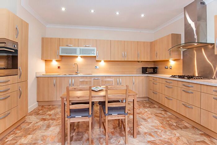 2 Bedroom Property To Rent In Limetree Court, York, YO30