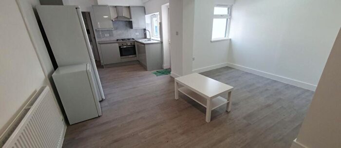 5 Bedroom Terraced House To Rent In Pearl Street, Cardiff, CF24