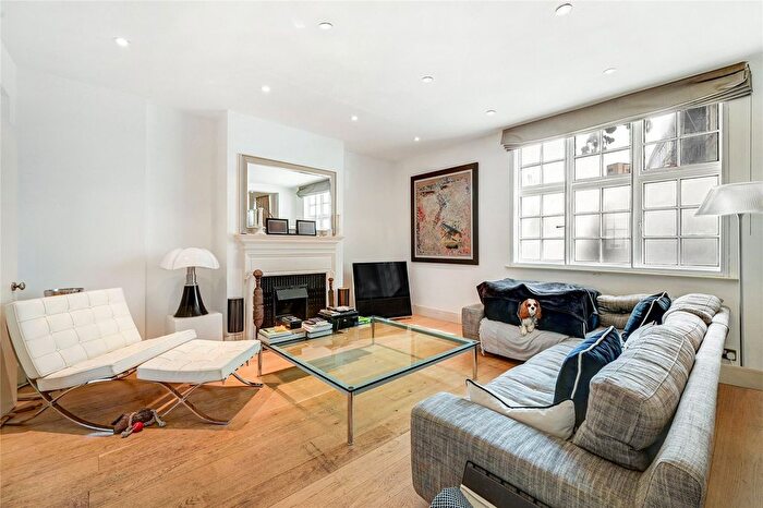 4 Bedroom Mews To Rent In Morton Mews, Earls Court, SW5