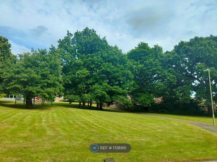 2 Bedroom Flat To Rent In Bracken Crescent, Bishopstoke, Eastleigh, SO50