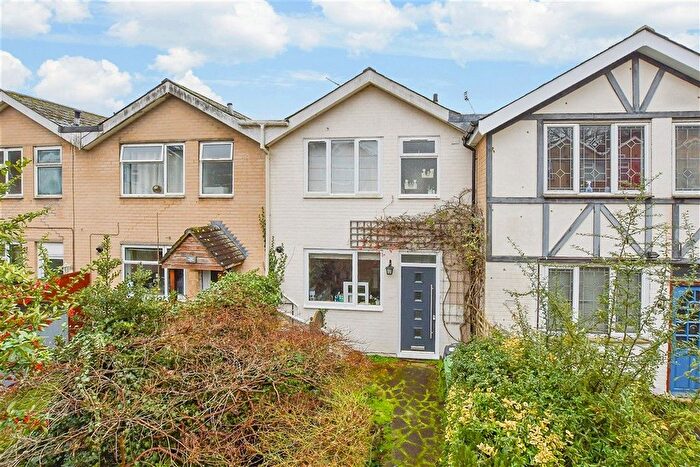 3 Bedroom Terraced House For Sale In Mansfield Walk, Maidstone, Kent, ME16