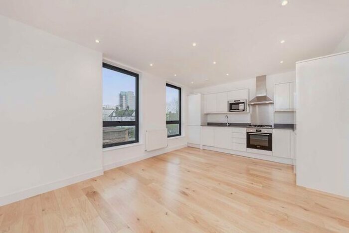 1 Bedroom Flat To Rent In Stanhope Road, London, N12