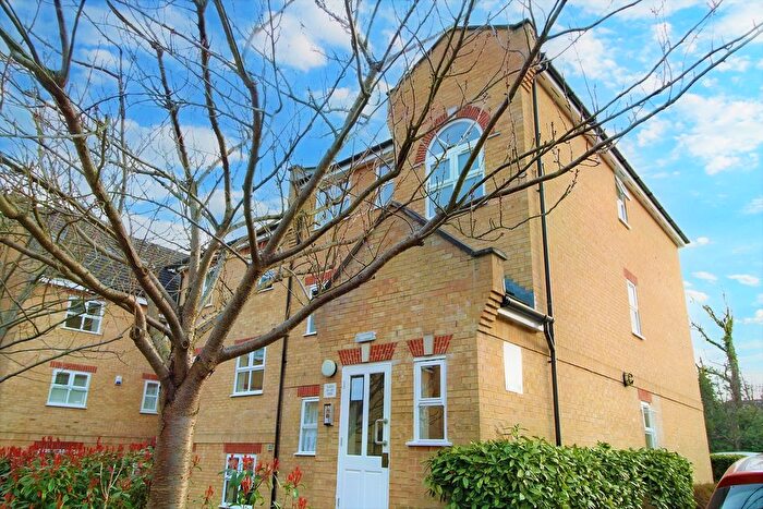1 Bedroom Flat To Rent In Kirkland Drive, Enfield, EN2