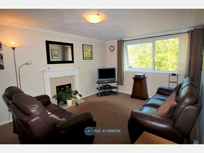2 Bedroom Flat To Rent In Bankside Close, Coventry, CV3