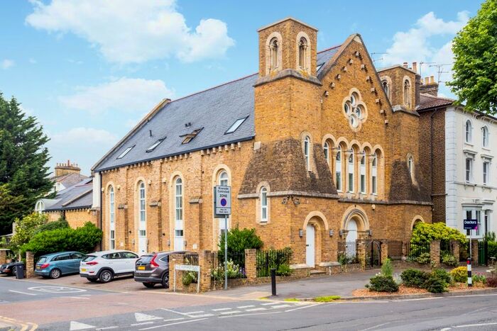 2 Bedroom Flat To Rent In Maple Road, Surbiton, KT6