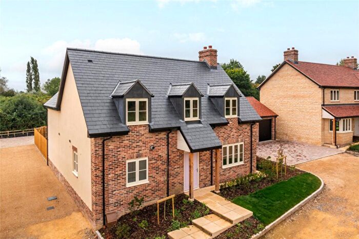 4 Bedroom Link Detached House For Sale In Spring Lane, Stagsden, Bedfordshire, MK43