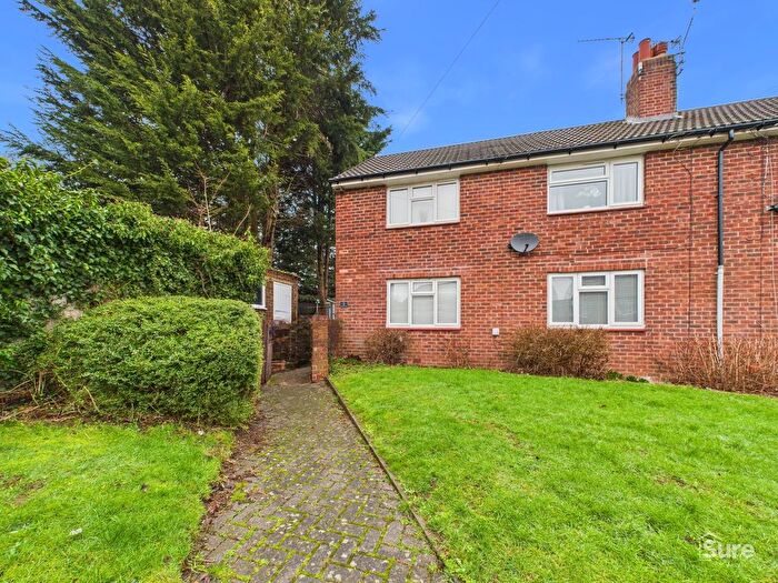 1 Bedroom Flat For Sale In Hobart Close, Burton-On-Trent, DE15