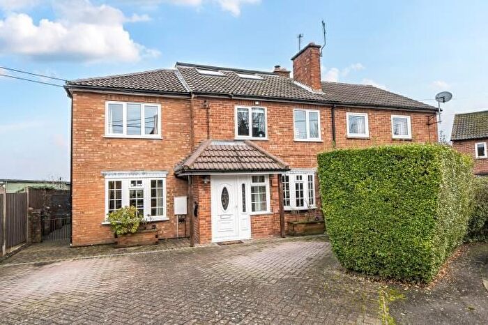 4 Bedroom Semi-Detached House For Sale In Ashley Green, Buckinghamshire, HP5
