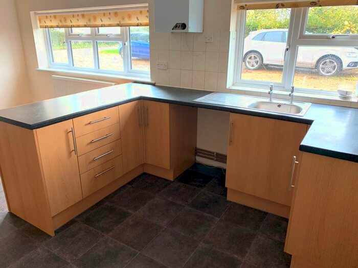 4 Bedroom Bungalow To Rent In Marsh Road, Holbeach Hurn, Spalding PE12