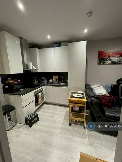 1 Bedroom Flat To Rent In Cube House, Stoke Mandeville, Aylesbury, HP22