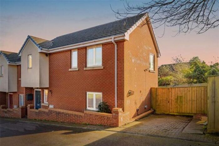 3 Bedroom End Terrace House For Sale In Fernicombe Close, Paignton, TQ3