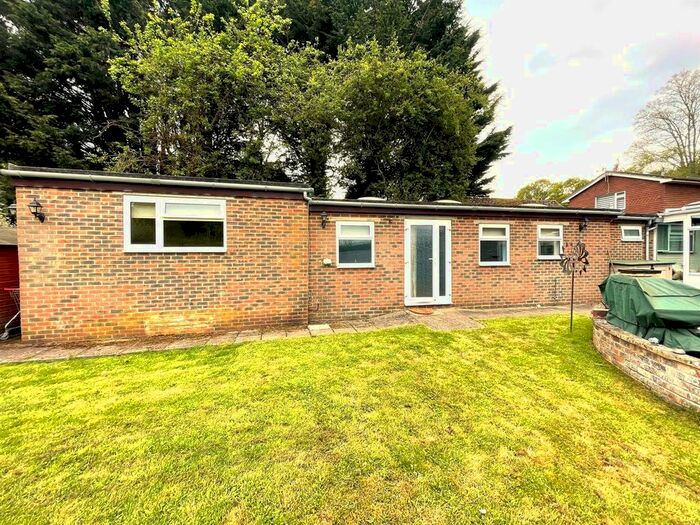 1 Bedroom Flat To Rent In Valebridge Road, Burgess Hill, RH15