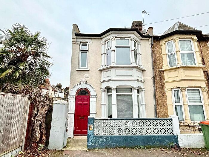 5 Bedroom House To Rent In Washington Avenue, London, E12