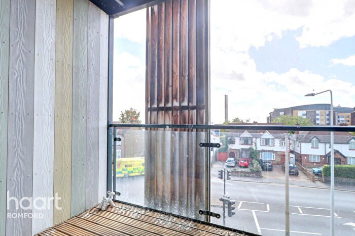 1 Bedroom Apartment For Sale In Arc Court, Romford, RM7