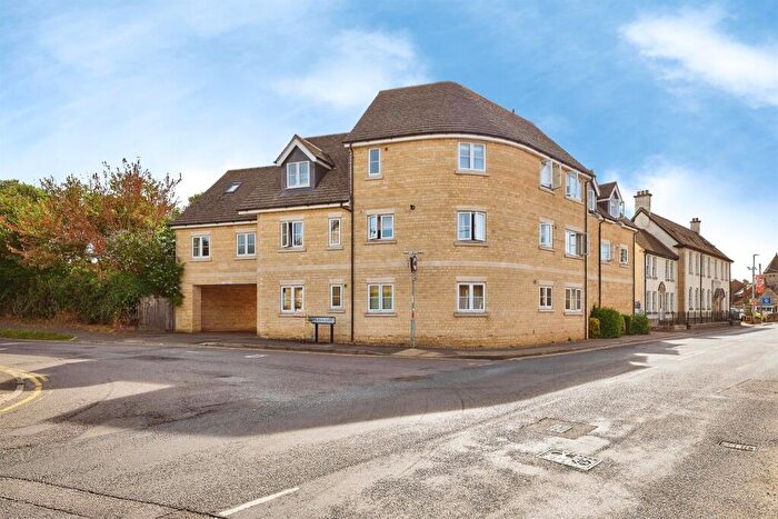 1 Bedroom Flat For Sale In Milton Road, Oundle, Peterborough, PE8