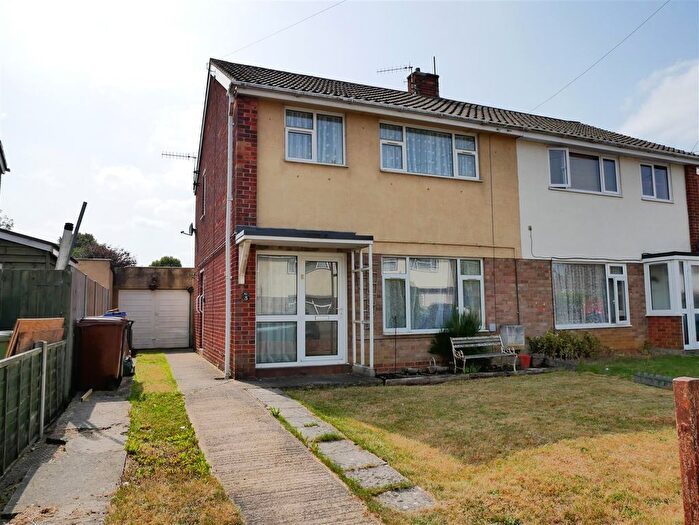 3 Bedroom Semi-Detached House For Sale In Rochdale Avenue, Calne, SN11