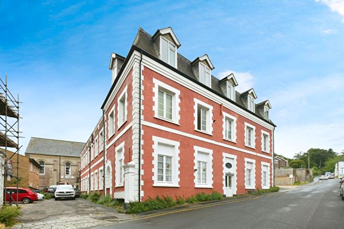 2 Bedroom Flat For Sale In Church Hill, Newhaven, BN9