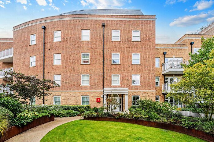 2 Bedroom Flat For Sale In Eden Place, Oxted, RH8