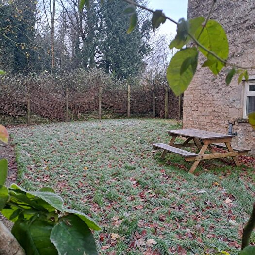 2 Bedroom Detached House To Rent In Sherborne, GL54