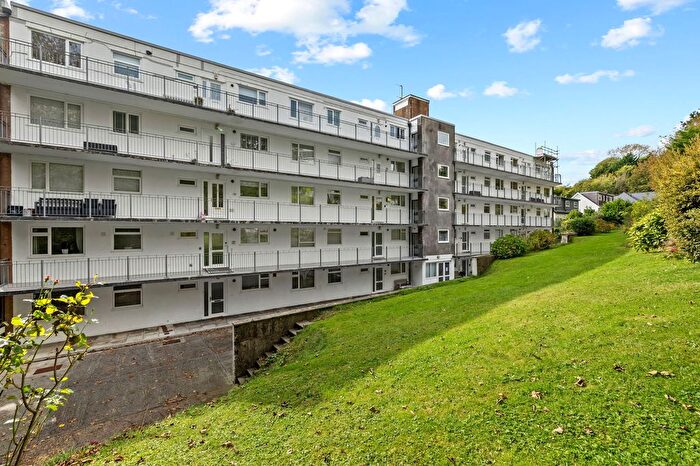 3 Bedroom Flat For Sale In Callencroft Court, Newton Road, Newton, Mumbles, Swansea, SA3
