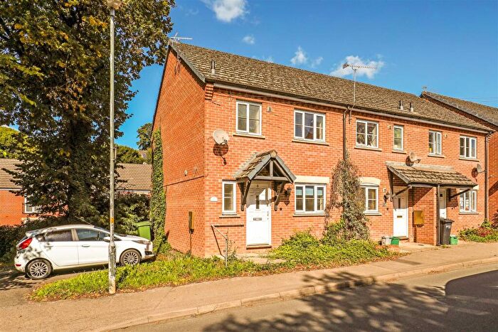 3 Bedroom End Of Terrace House For Sale In Lansdown, Stroud, GL5