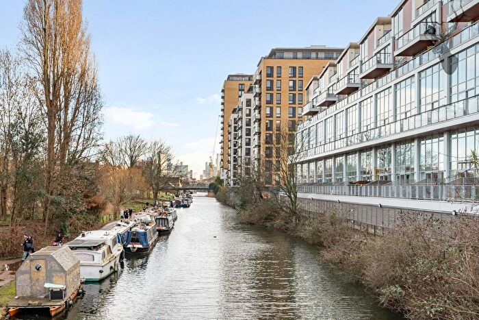 2 Bedroom Flat For Sale In Grand Regent Tower, Bethnal Green, E2