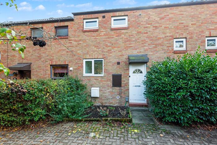 3 Bedroom Terraced House For Sale In Browney Path, Bedford, MK41