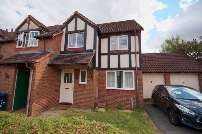 3 Bedroom Property To Rent In Beechurst Way, Bishops Cleeve, Cheltenham, GL52