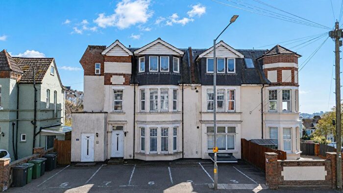 2 Bedroom Flat For Sale In Mount Pleasant Road, Hastings, TN34